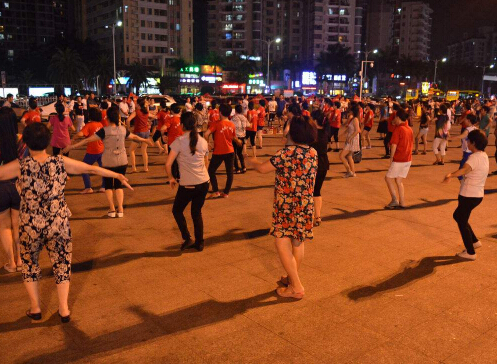 别再做“菊外人”,草莓视频黄色成人仪生产厂家带您了解跳广场舞可以预防骨质疏松
